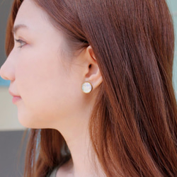 ◆hippie◆ Irised Mermaid Scale Long Chain Earring -WhiteLight 2枚目の画像