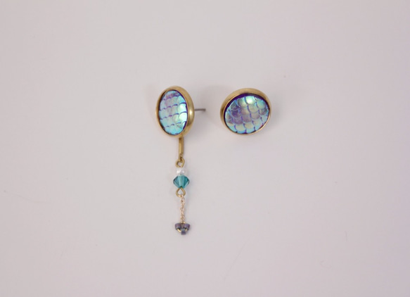 ◆hippie◆Mermaid Scale Brass Long Earrings -Purple Lignt 2枚目の画像