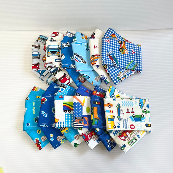 はたらく車　パトカー　消防車　箱型大臣マスク　幼児サイズ　2枚セット 1枚目の画像