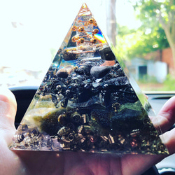 （（已售出））奧剛石金字塔 - 大地 甦醒 - 第3張的照片