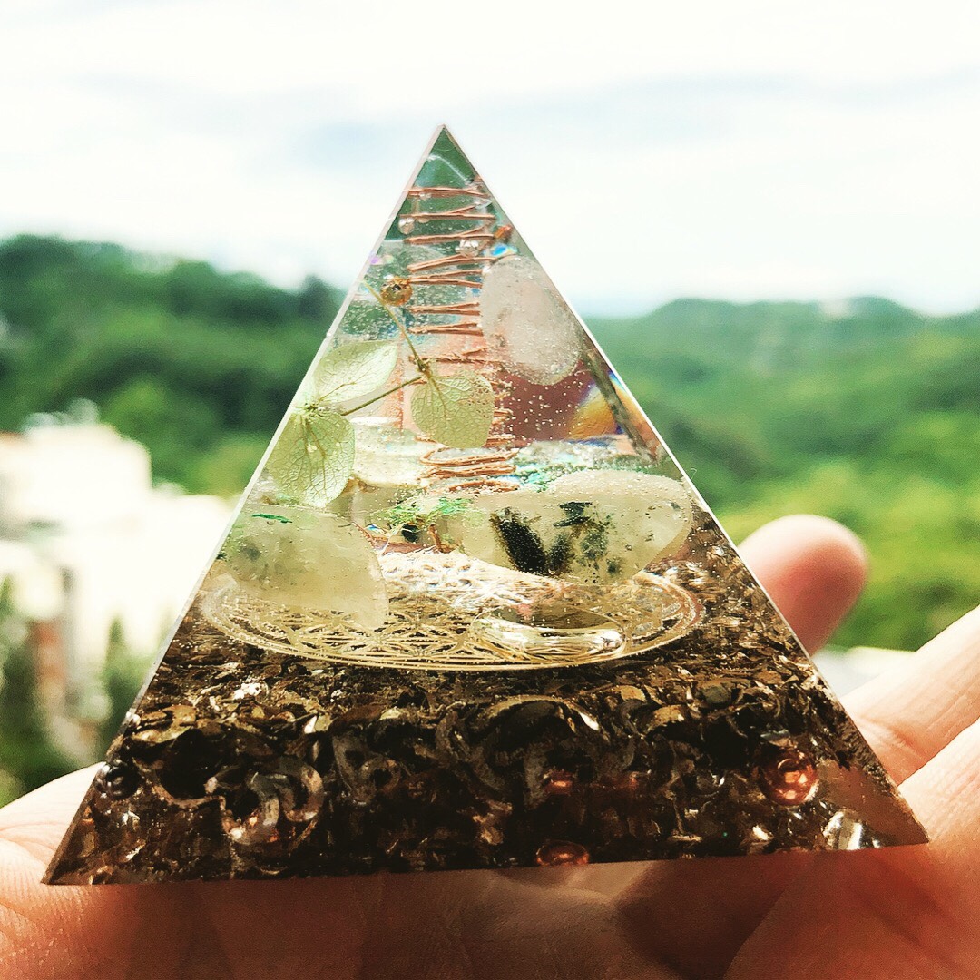 夏至。ハーモニー青ギャングピラミッド 立体・オブジェ Baroque