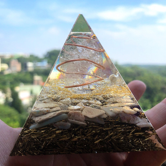 Pure 純粹的美好 - opal 蛋白石- 奧剛石金字塔 第2張的照片