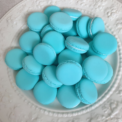 ♡美品【 F.C.R.B. 】［プルオーバー］ティファニー ブルー　M　ナイロン ティファニーブルーのマカロン30個セット その他インテリア雑貨