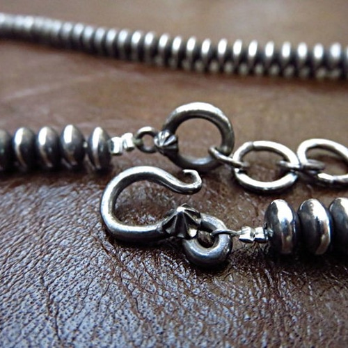 ナバホ ビーズネックレス ハンドメイド シルバー925 ナバホ ビーズネックレス ハンドメイド シルバー925