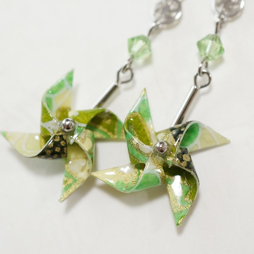 千代紙】風車ピアス グリーン系 ピアス（スタッド・一粒