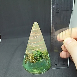 太陽の魔法を封じ込めた円錐のオルゴナイト(プロトタイプ) 3枚目の画像