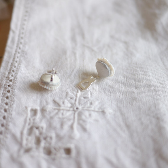 【ビーズ刺繍】とろける乳白色のつぶつぶイヤリング(ヴィンテージビーズ) 2枚目の画像