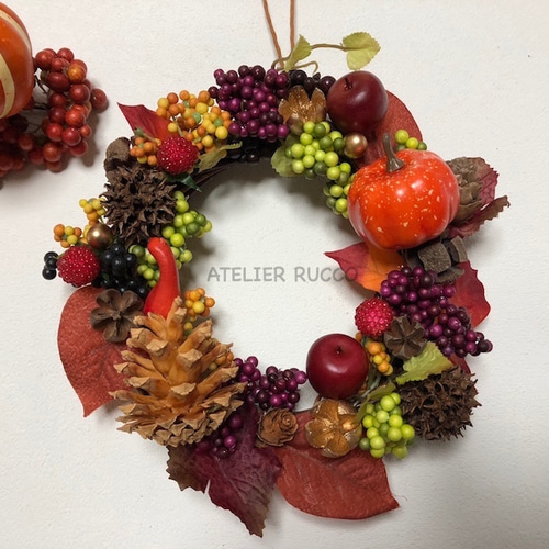 リース＊秋の木の実のリース・直径約19㎝・再販可 アートフラワー