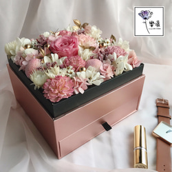 樂愛L'e Love-媽媽的永生花玫瑰金藏寶盒 母親節花盒（限量發售) 第1張的照片