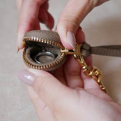 【Pebble】指輪ケース フランス産レザー エトゥープ 7枚目の画像