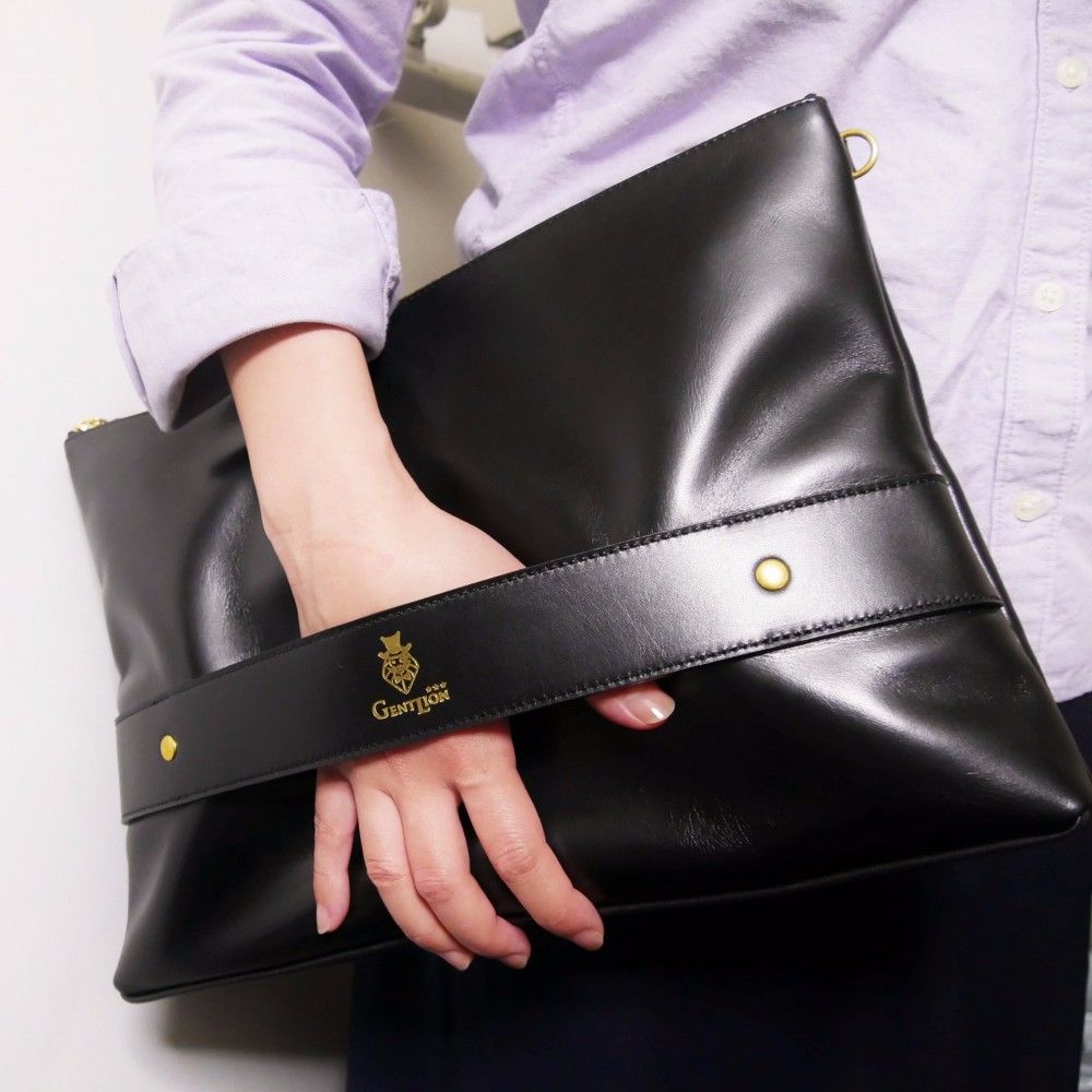 レザー 黒 THE クラッチバッグ LINE BACKLASH