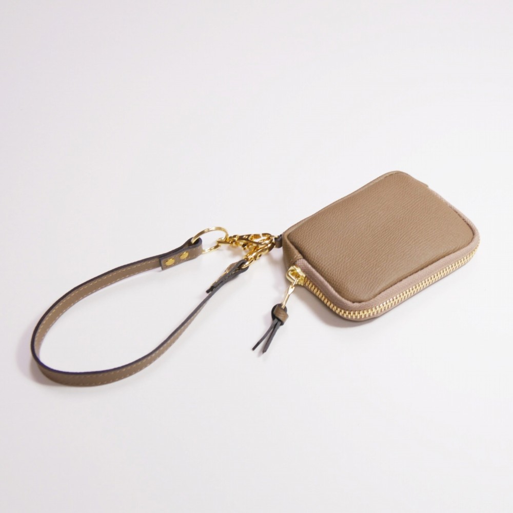 【Union】レザーミニマルチケース ヴォーエプソン　エトゥープ 9,109円