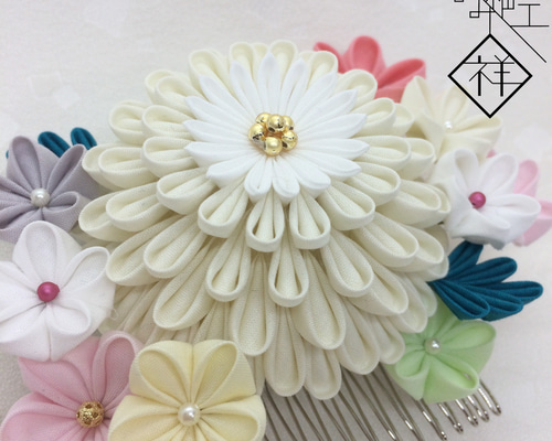 つまみ細工の髪飾り コーム yoshiko 通販 10988792|Creema つまみ細工の髪飾り コーム yoshiko 通販 10988792|Creema