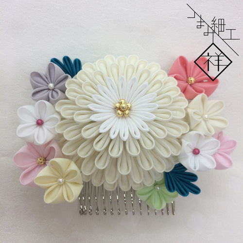 つまみ細工の髪飾り コーム yoshiko 通販 10988792｜Creema