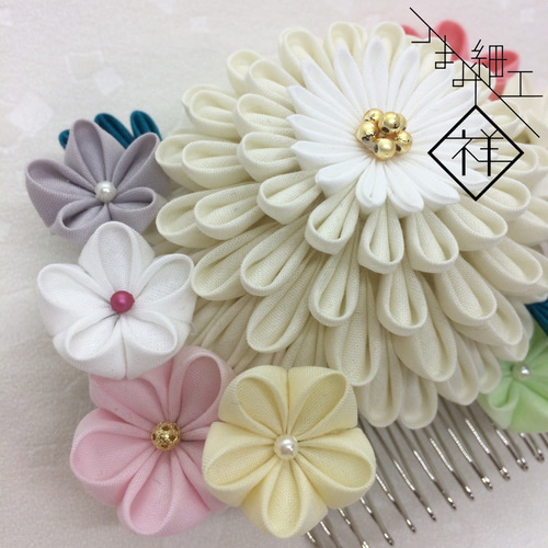 つまみ細工の髪飾り コーム yoshiko 通販 10988792|Creema つまみ細工の髪飾り コーム yoshiko 通販 10988792|Creema