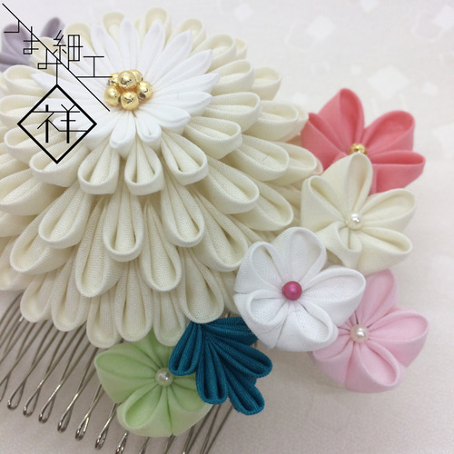 つまみ細工の髪飾り コーム yoshiko 通販 10988792｜Creema