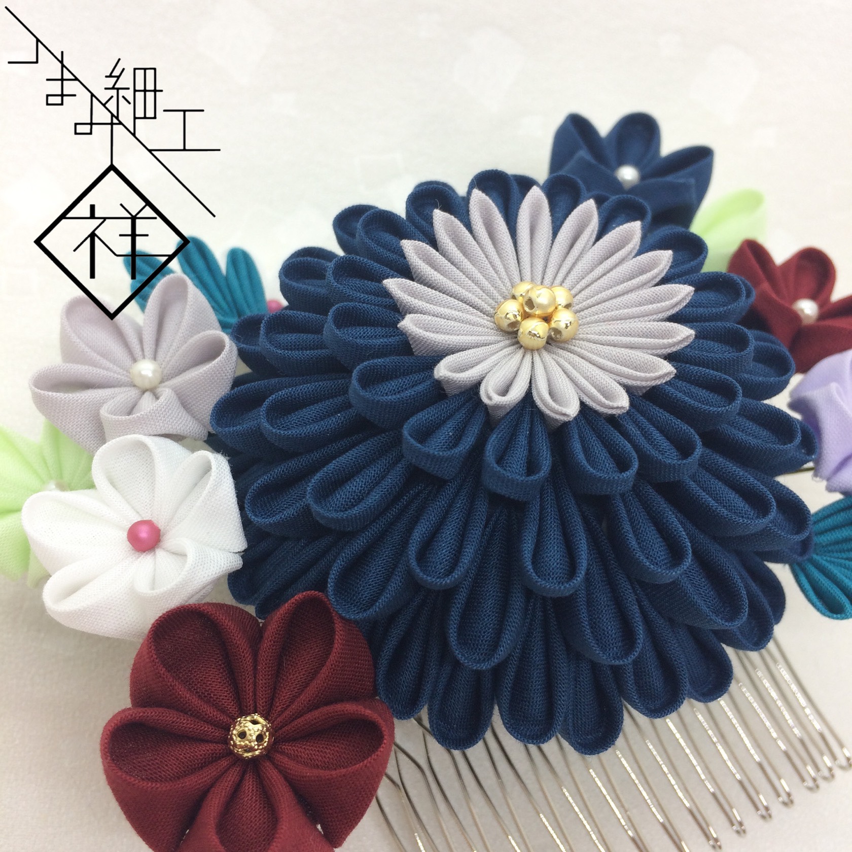 【みょん】つまみ細工 髪飾り 着物に合わせて作る】つまみ細工髪飾り🏵 | 赤とピンクの七五三