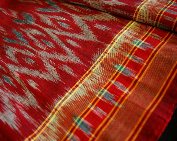 ラオスの織物 手織り布 朱色 綿 78㎝×161㎝ 4枚目の画像