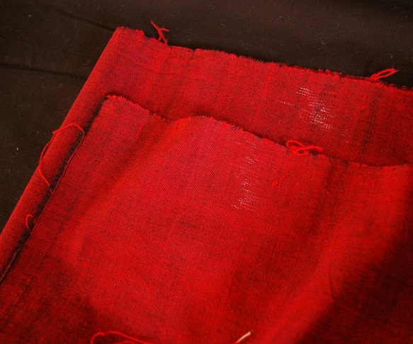 ラオスの織物 手織り布 朱色 綿 78㎝×161㎝ 7枚目の画像