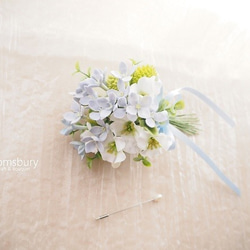 小さな花束風コサージュ~ pale blue & white ~ 5枚目の画像