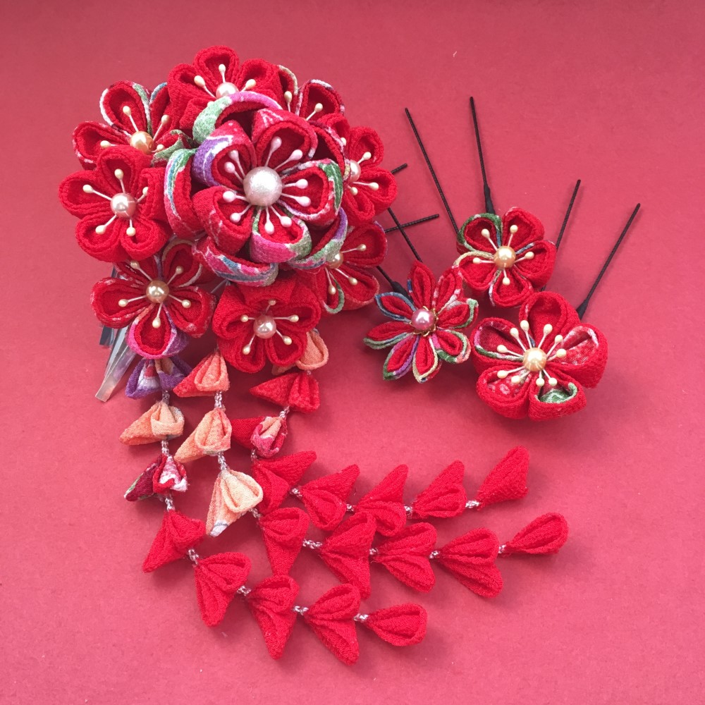 つまみ細工簪（赤と古典柄）