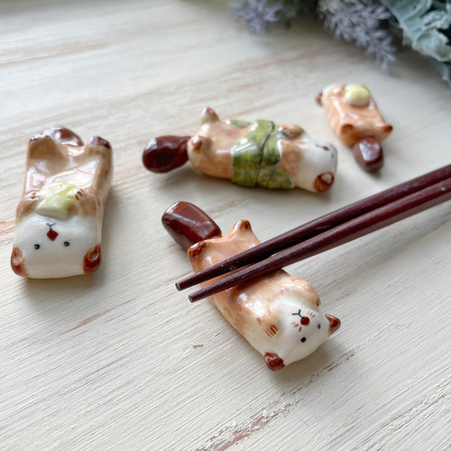 ラッコの箸置き(茶)/陶器 ラッコ 箸・箸置き waco ＊ neco 通販