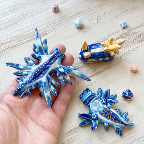 陶器の鉱石ウミウシちゃん アオウミウシ/ 陶磁器 置物 デスク 陶器の鉱石ウミウシちゃん アオウミウシ/ 陶磁器 置物 デスク