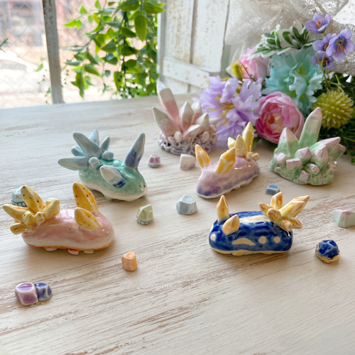 陶器の鉱石ウミウシちゃん アオウミウシ/ 陶磁器 置物 デスク 陶器の鉱石ウミウシちゃん アオウミウシ/ 陶磁器 置物 デスク