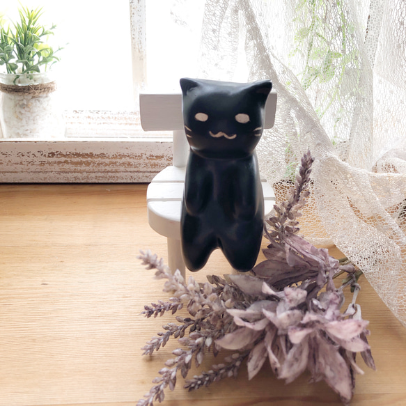 黒マット わこねこ陶人形 /陶人形 猫 置物 黒猫 2枚目の画像