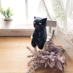 黒マット わこねこ陶人形 /陶人形 猫 置物 黒猫 3枚目の画像