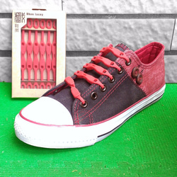 《創意鞋子飾品》戲鞋帶-楓葉紅【矽膠材質】 第1張的照片