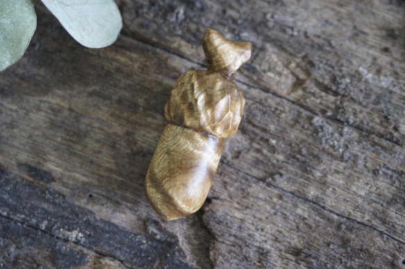 手刻木彫橡果。橡實 Acorn (黃金樟) - 木彫り woodcarving 古鳴木刻工作室 2枚目の画像