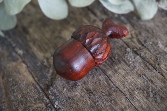 手刻木彫橡果。橡實 Acorn (紅酸枝) - 木彫り woodcarving 古鳴木刻工作室 第4張的照片