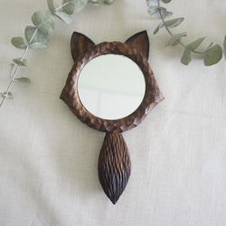 手刻木彫 狐狸耳 手拿鏡 (胡桃木 Walnut クルミの木) - 木彫り woodcarving 古鳴木刻工作室 2枚目の画像