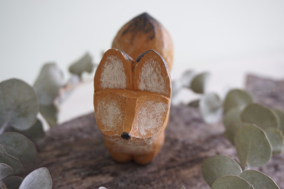 彩繪木彫小狐狸 (樟木) - 木彫り woodcarving 古鳴木刻工作室 第3張的照片