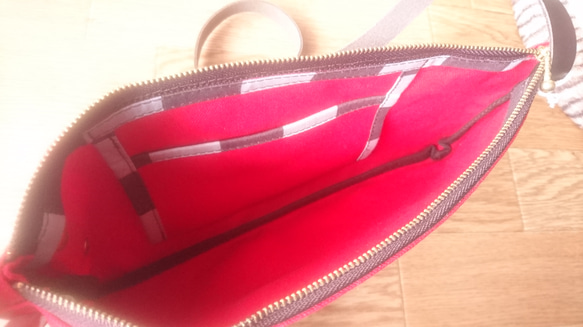 長財布のための帆布のサコッシュ　赤  RED 3枚目の画像