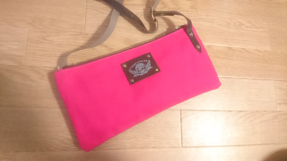 長財布のための帆布のサコッシュshocking pink ショッキングピンク 1枚目の画像
