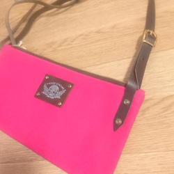 長財布のための帆布のサコッシュshocking pink ショッキングピンク 4枚目の画像
