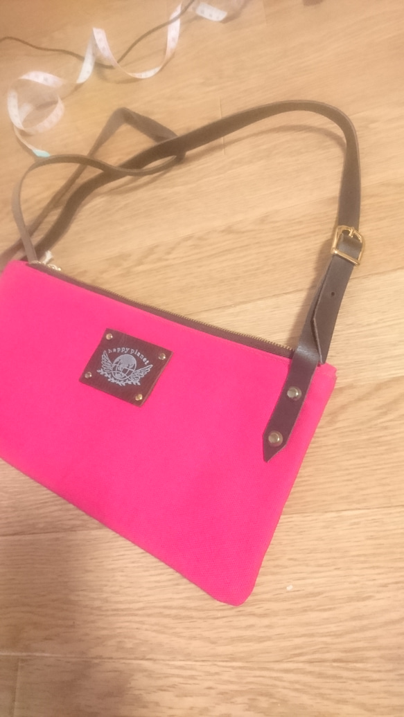 長財布のための帆布のサコッシュshocking pink ショッキングピンク 4枚目の画像