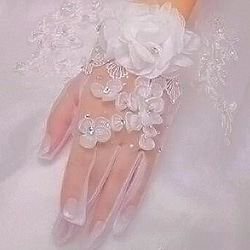 高級ブライダルグローブ・メルヘン手袋・甘美で清楚な立体感あふれる指先まで美しく・ギフトラッピング 5枚目の画像