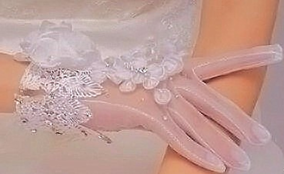 高級ブライダルグローブ・メルヘン手袋・甘美で清楚な立体感あふれる指先まで美しく・ギフトラッピング 6枚目の画像