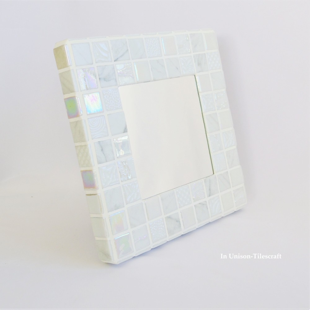 ✴︎:.ラベンダーの壁掛け鏡♪ ステンドグラス鏡