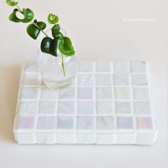 大理石とパール☆ガラスモザイクタイルのディスプレイトレイ（飾り台  