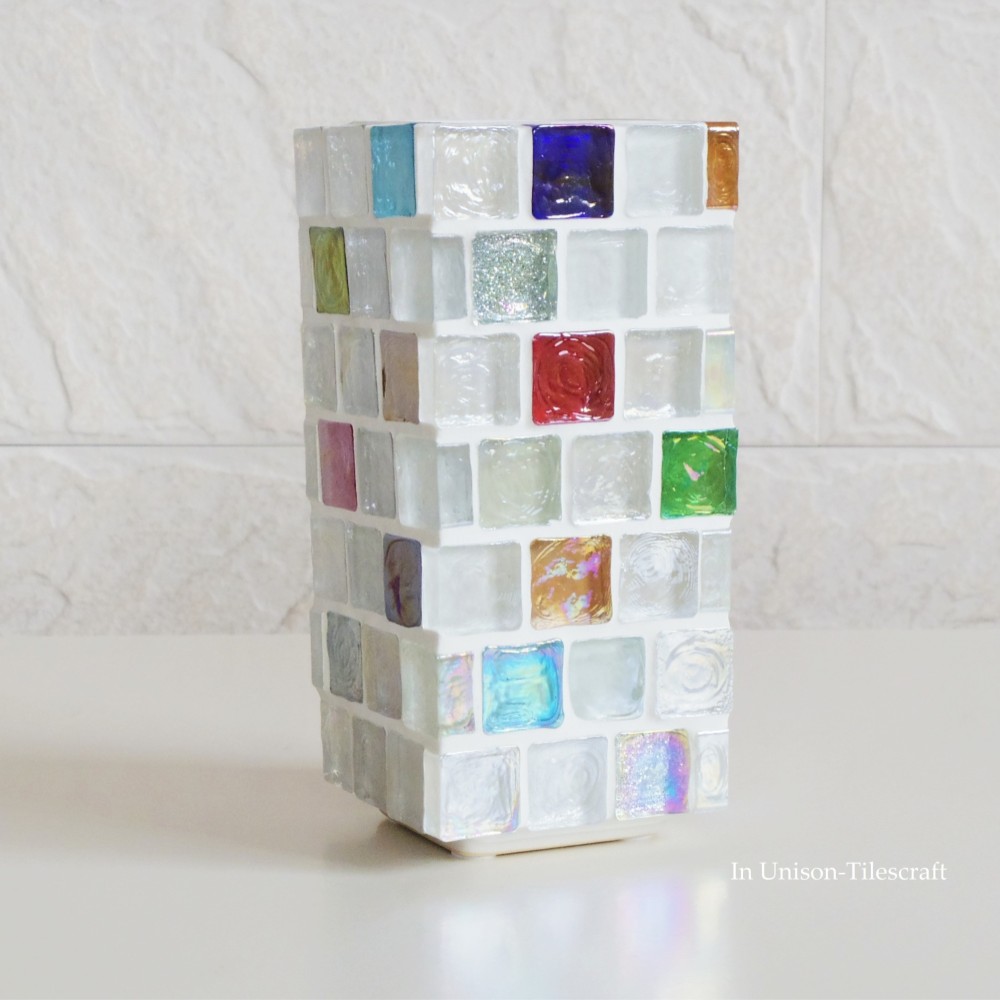 花瓶 青いガラス オーダーメイド 流線型デザイン