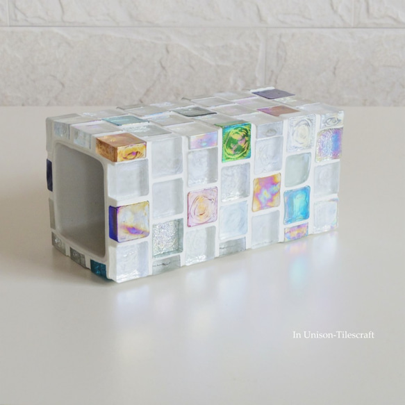 透き通ったカラフルカラー ガラスモザイクタイルの花器　フラワーベース【受注制作】 3枚目の画像