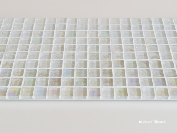 【M様オーダー品・サイズ変更】透き通ったクリアカラー Slim ガラスモザイクタイルのディスプレイトレイ 3枚目の画像