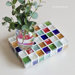 特集掲載☆カラフルMix ガラスモザイクタイルのディスプレイトレイmini（飾り台・小物置き）【受注制作】 2枚目の画像