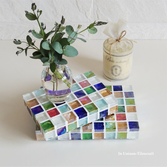 特集掲載☆カラフルMix ガラスモザイクタイルのディスプレイトレイmini（飾り台・小物置き）【受注制作】 10枚目の画像