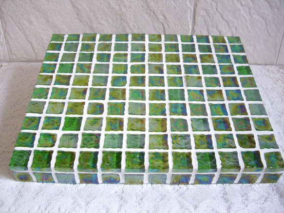 ガラスモザイクタイル 小物置きトレイ　Green 2枚目の画像