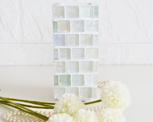 透き通ったクリアカラー ガラスモザイクタイルの花器 フラワーベース